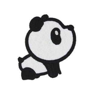 panda qui regarde devant sur un pin's